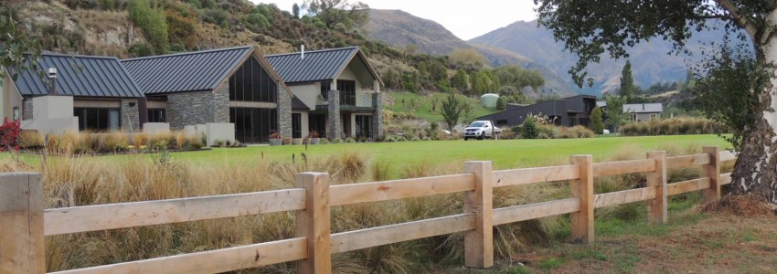 House Timber Fence by Hillpoint Timber Ltd